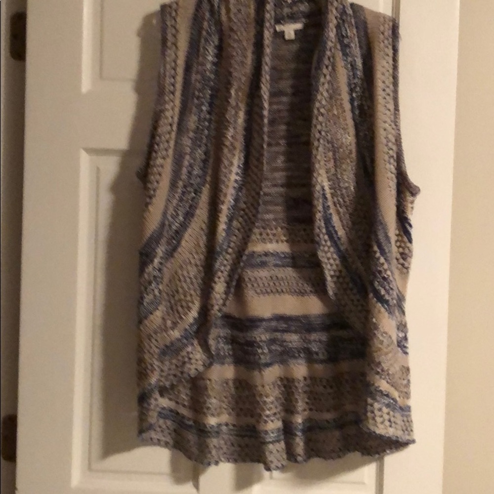 Sleeveless sweater vest